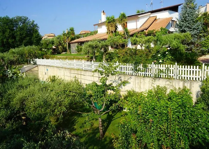 Elegant In With Private Pool Villa Treglio